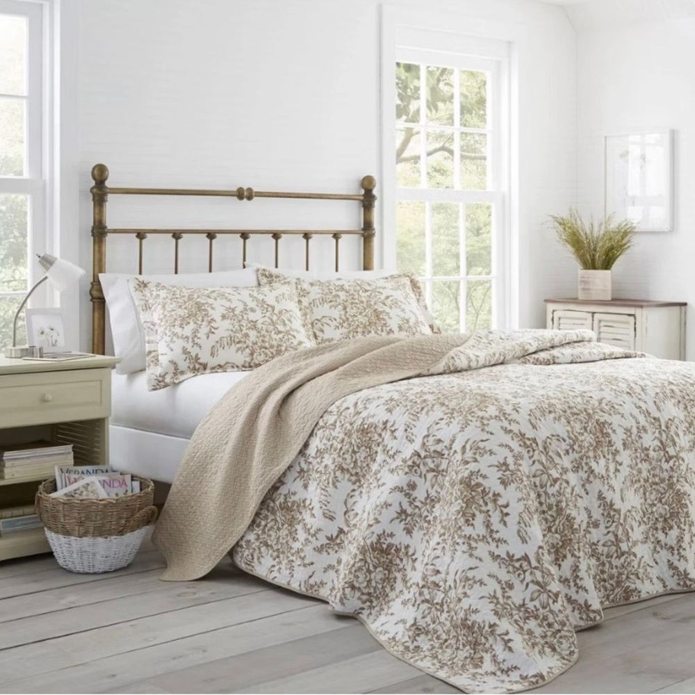 Gorgeous Full/Queen Bedford Quilt Set ~ NWT - Picture 4 of 7